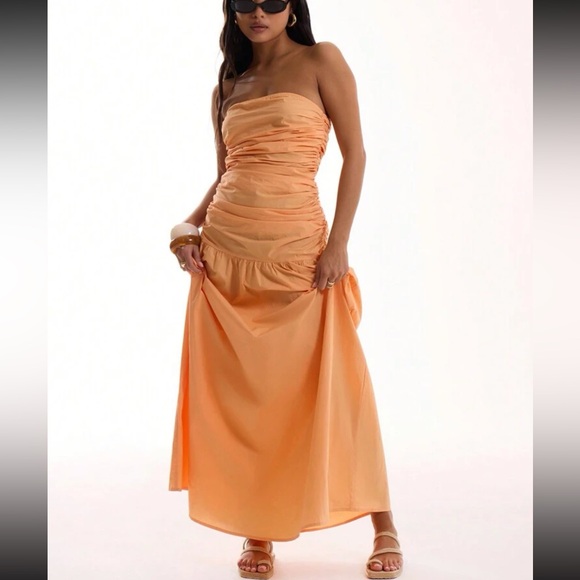 Orange ruched side drop waist fit and flare maxi dress - poplin style material - Picture 4 of 6